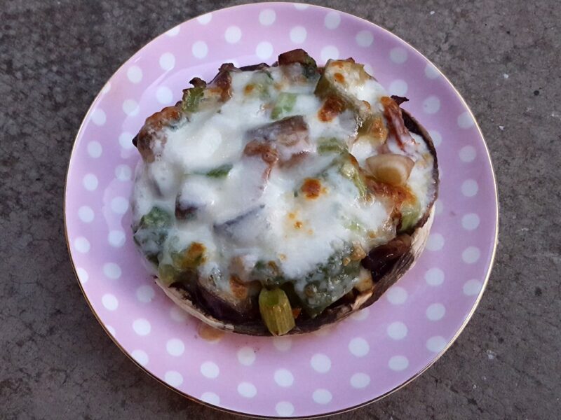 Cheesy stuffed mushrooms