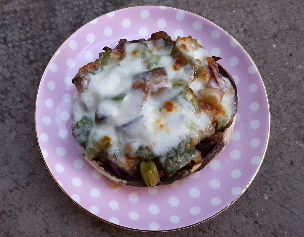 Cheesy stuffed mushrooms