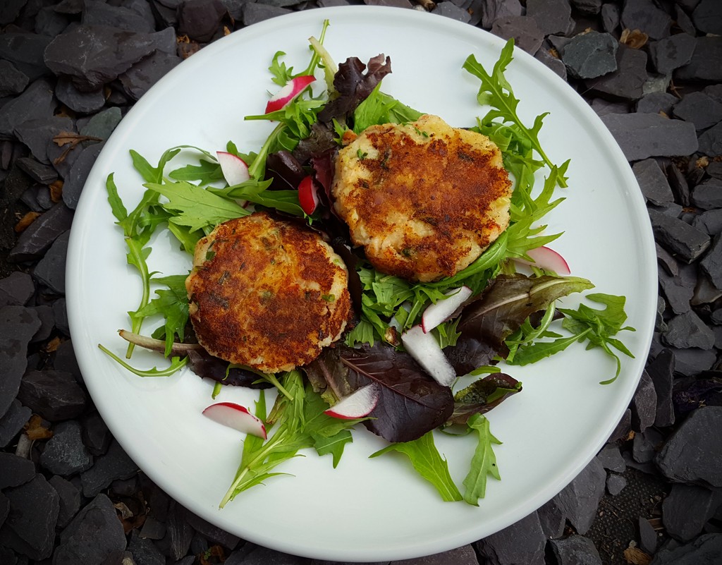 Crayfish cakes