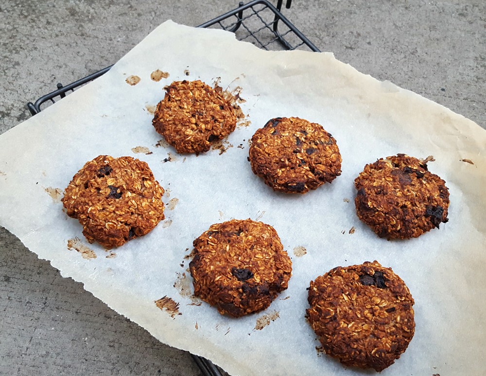 Healthy coconut and oat cookies