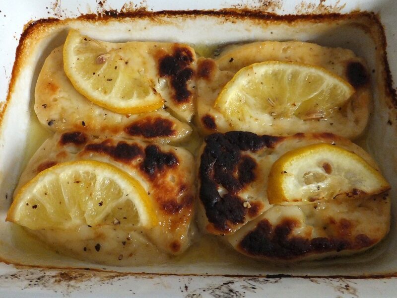 Grilled halloumi with lemon