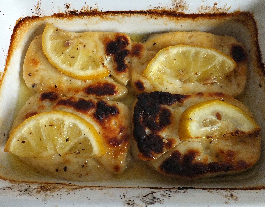 Grilled halloumi with lemon