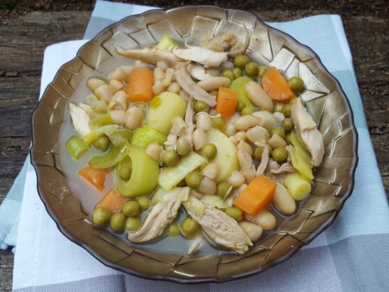 Zesty chicken, bean & leek stew