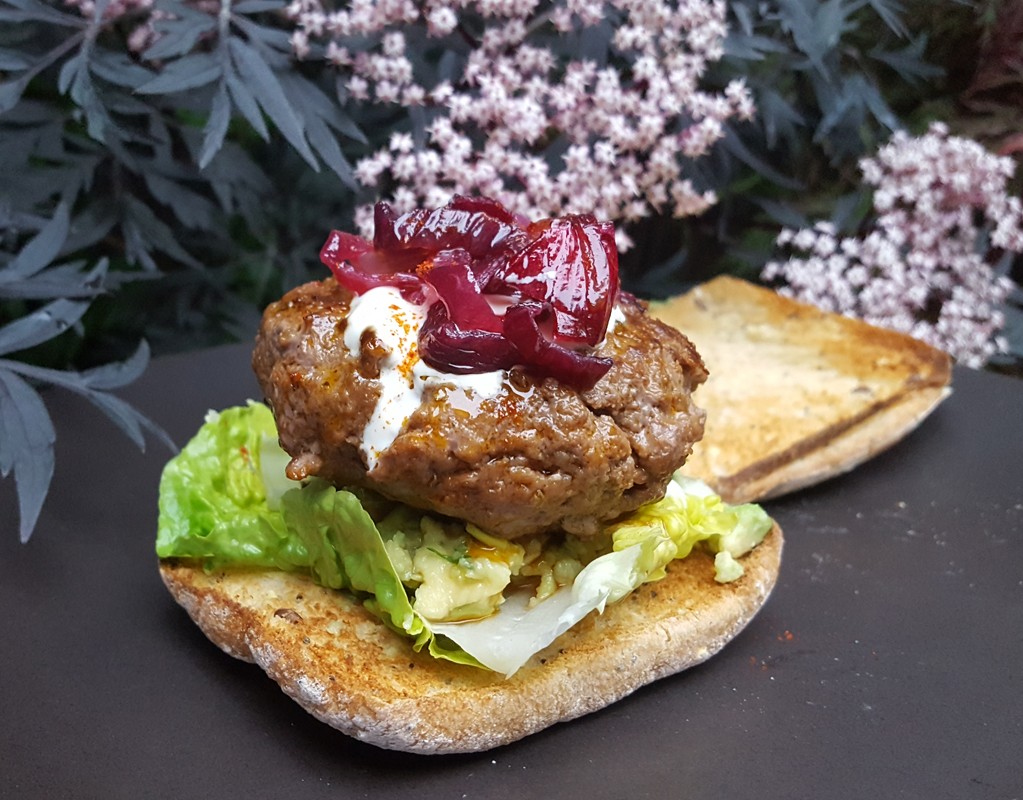 Harissa beef burger