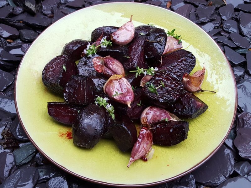 Roasted beetroot with garlic and thyme