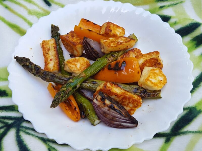 Charred vegetables with spiced halloumi