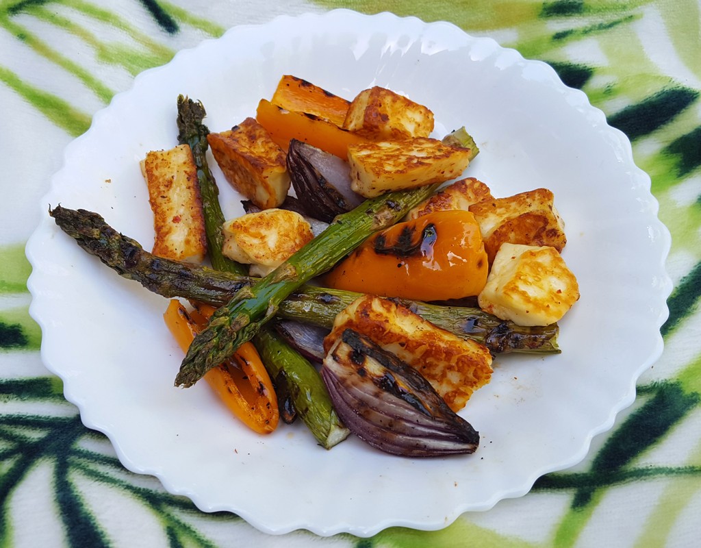 Charred vegetables with spiced halloumi