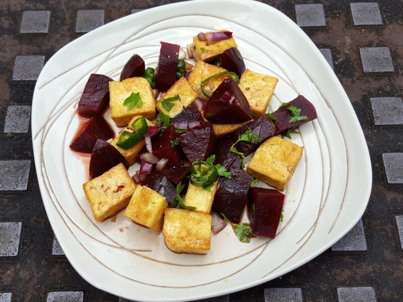 Sweet and spicy tofu and beetroot salad