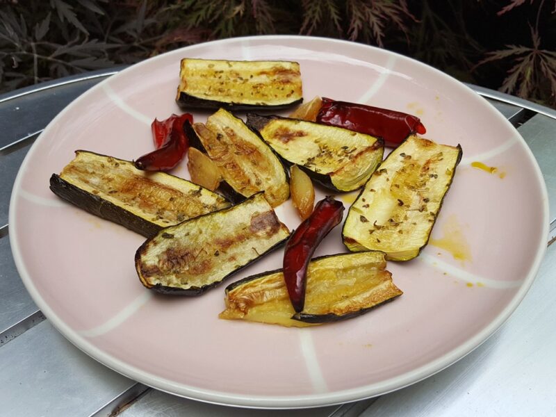 Baked courgette with chilli