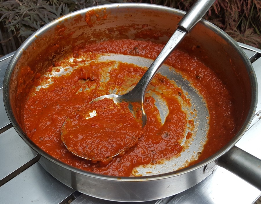 Homemade tomato pasta sauce