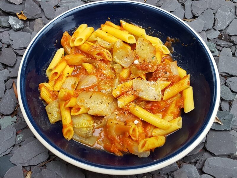 Pasta with tomato sauce and chicory