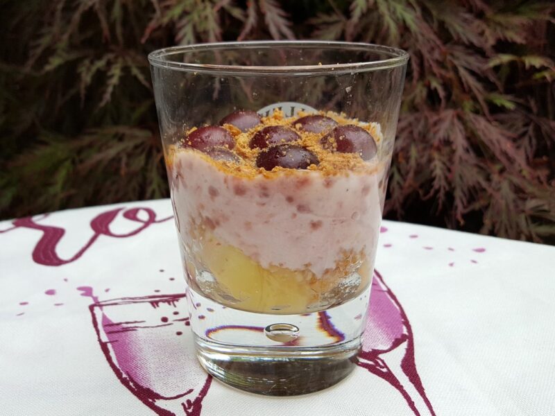 Peach and cherry yoghurt fool