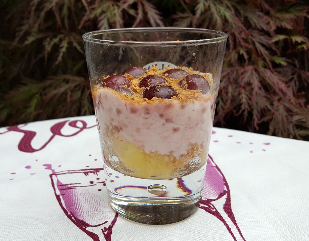 Peach and cherry yoghurt fool