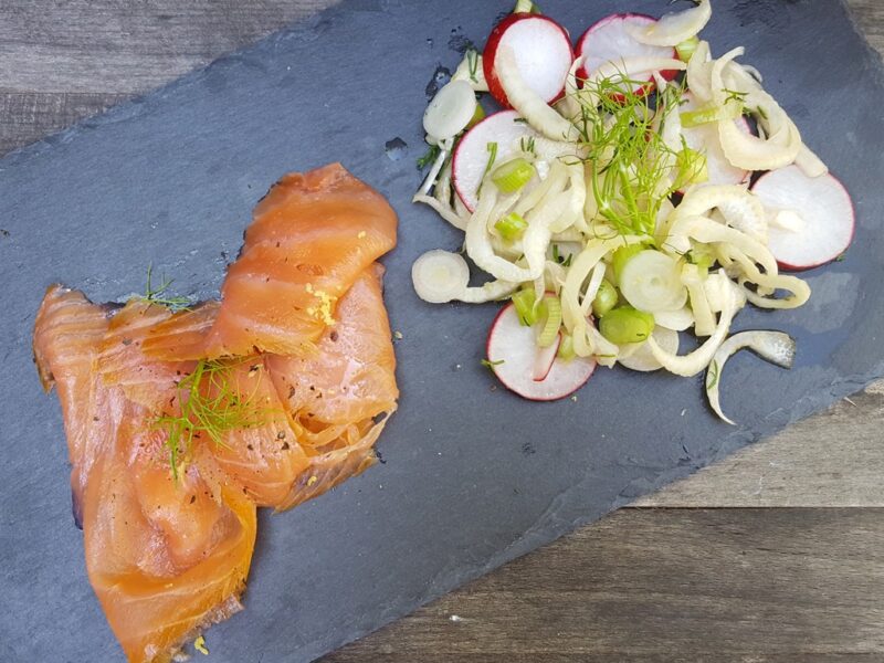 Smoked salmon with fennel & radish salad