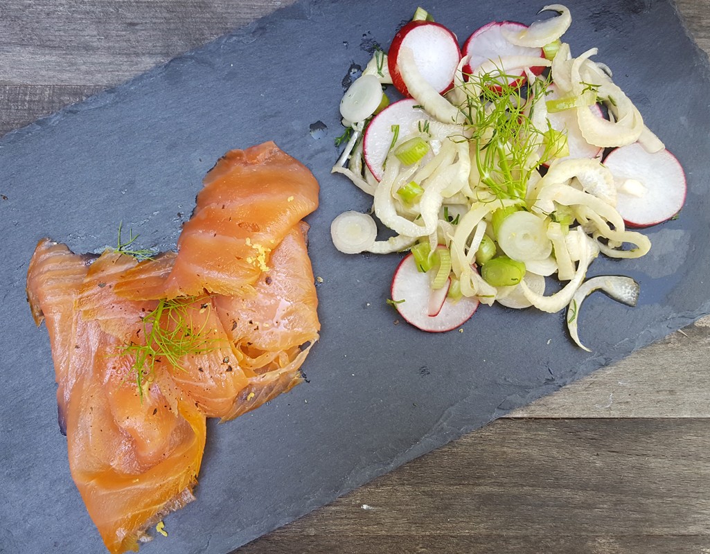 Smoked salmon with fennel & radish salad