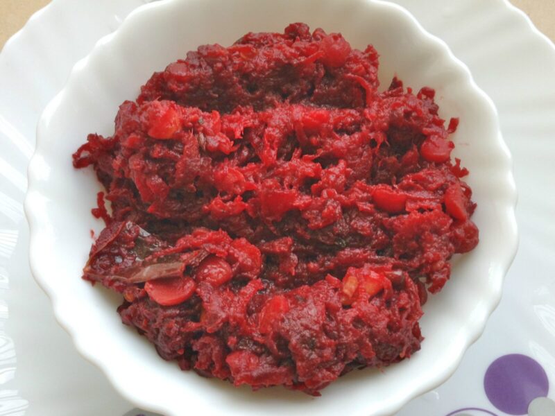 Grated beetroot curry