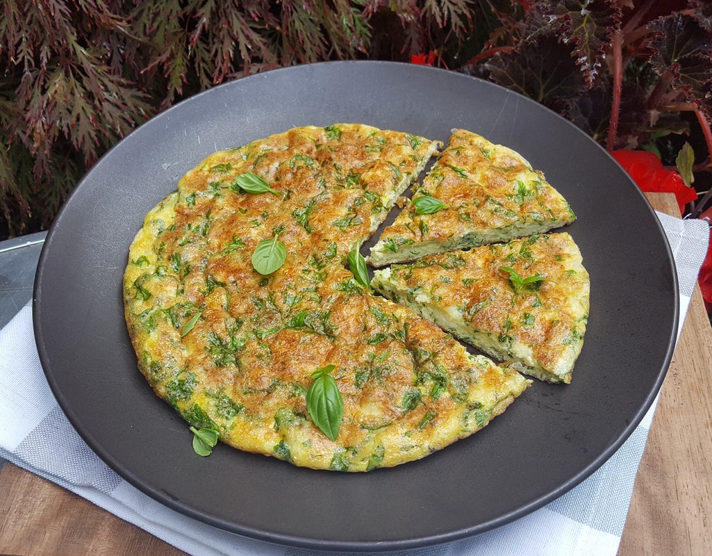 Halloumi and spinach frittata