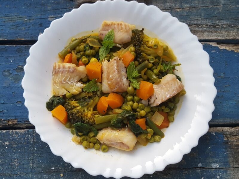 Spiced vegetable stew with steamed fish