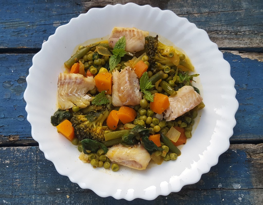 Spiced vegetable stew with steamed fish