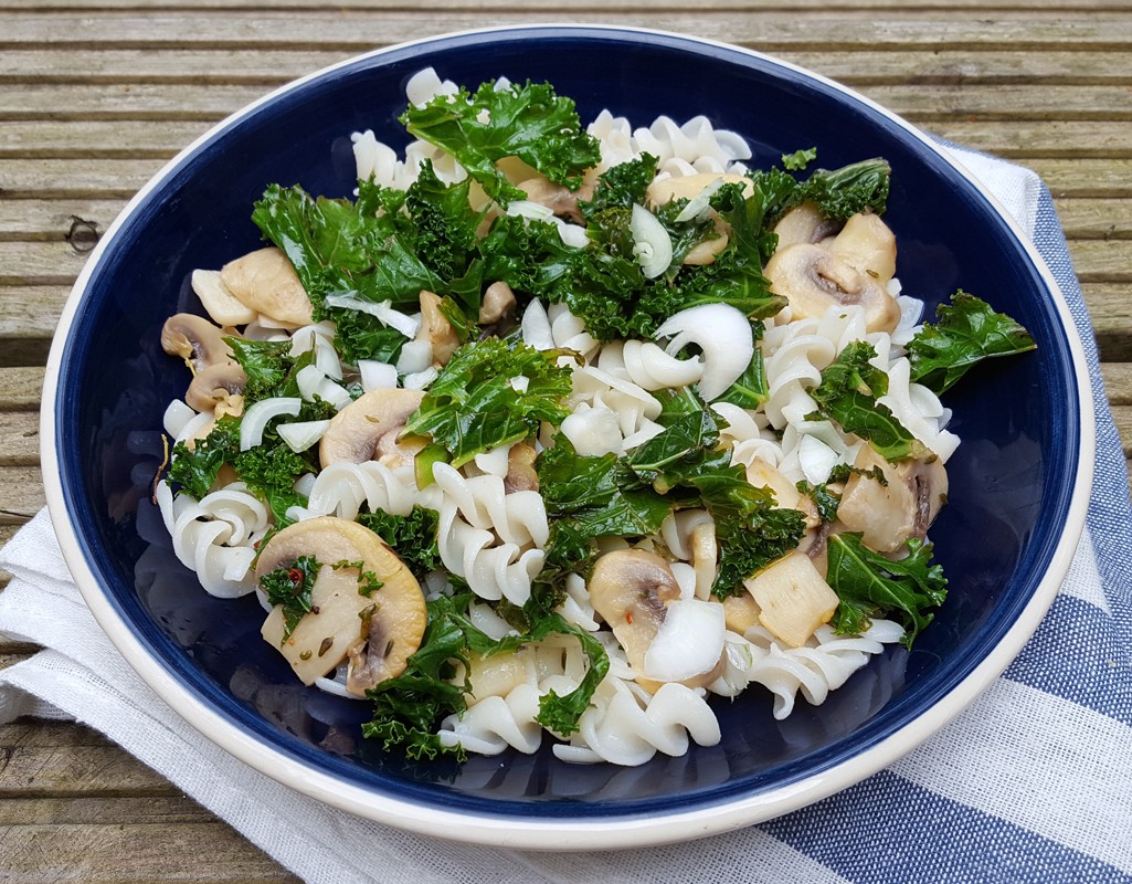 Pasta with mushroom and kale