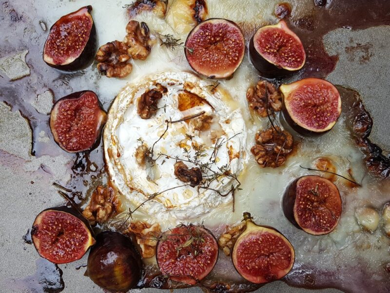 Baked Camembert with figs and walnuts