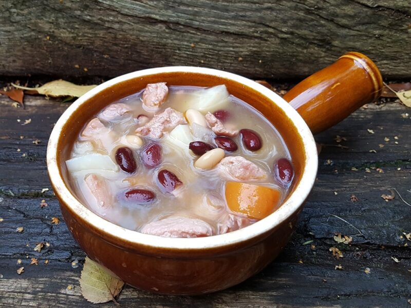 Bean soup with gammon