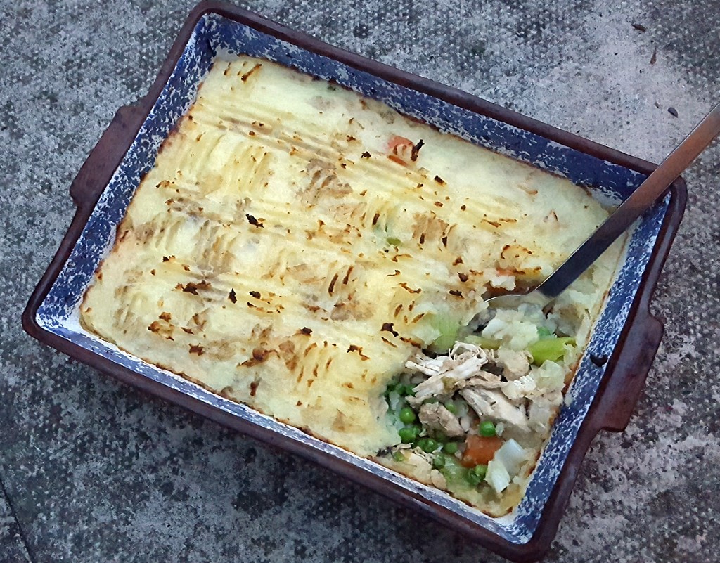 Chicken and leek pie