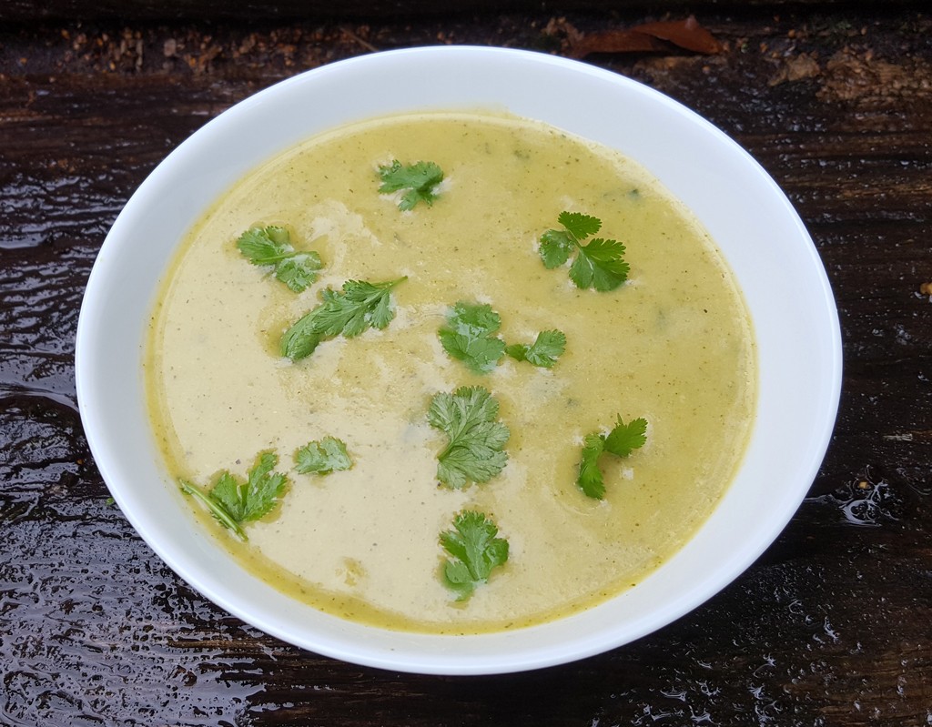 Curried cauliflower and broccoli soup