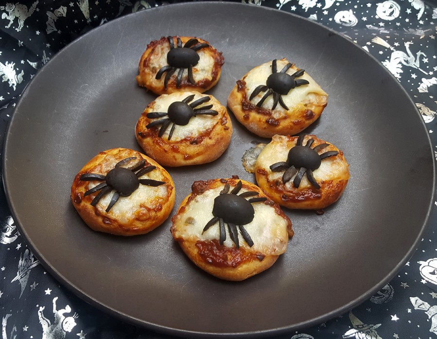Mini spider pizzas