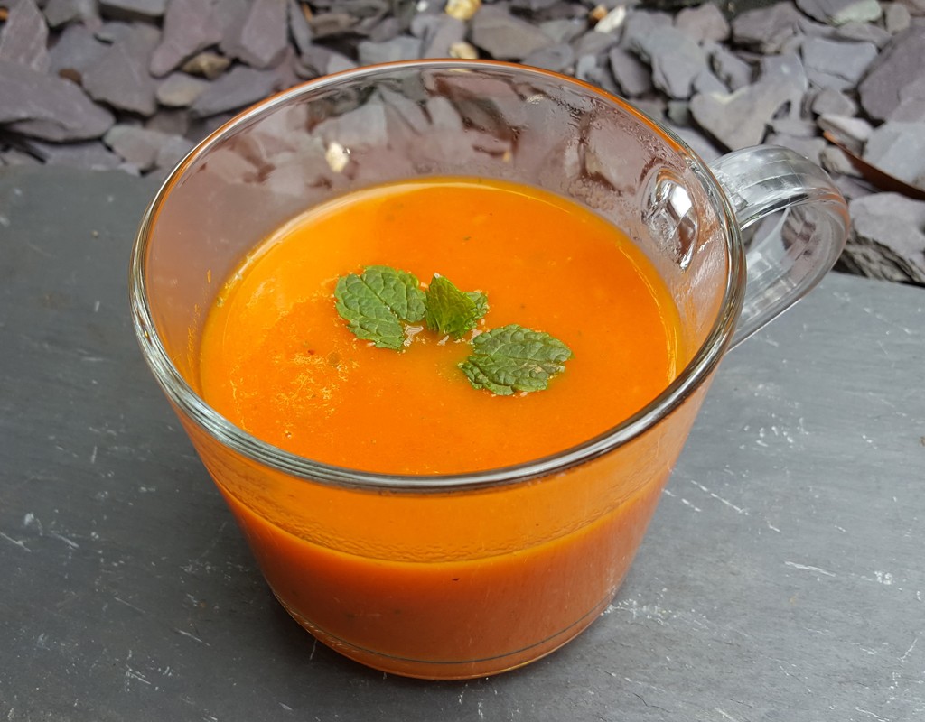 Roasted pepper and tomato soup