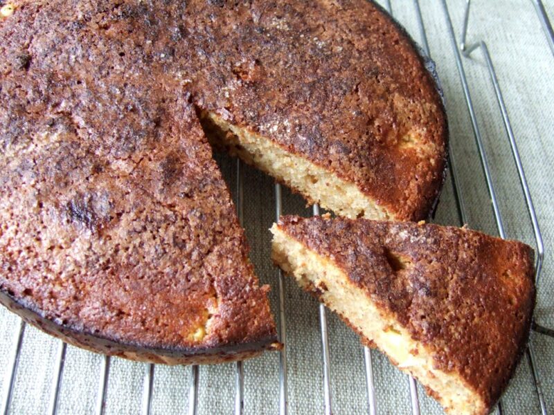 Fruity spelt cake