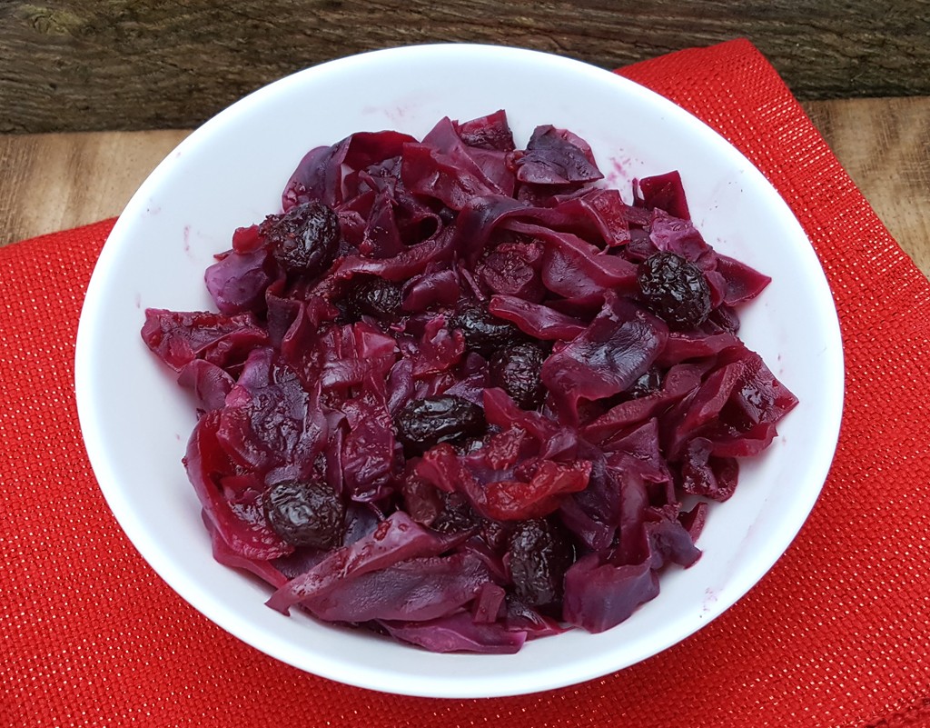 Braised red cabbage with cranberries