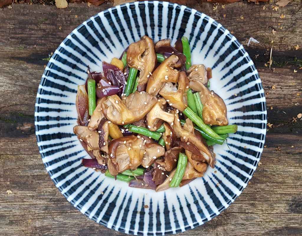 Stir-fried Shiitake mushrooms and green beans