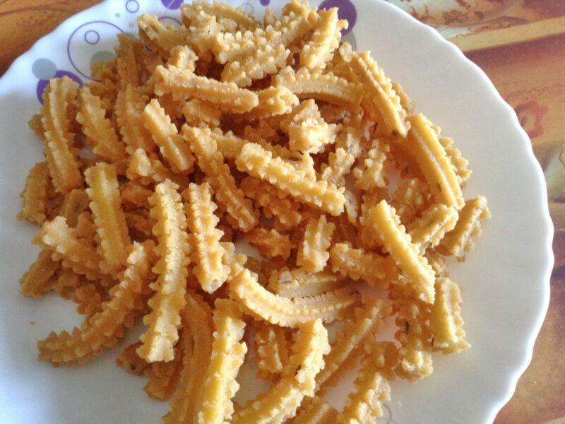 Butter murukku