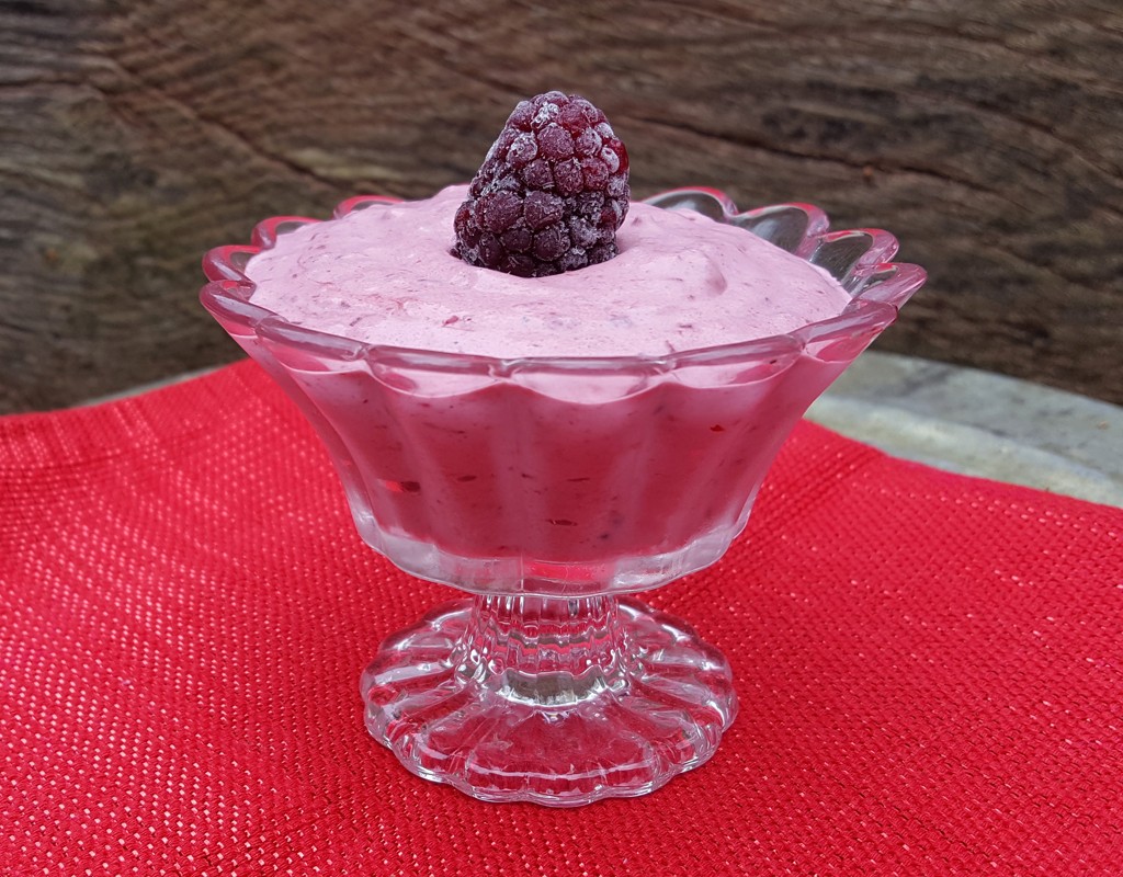 Frozen mixed berries cream