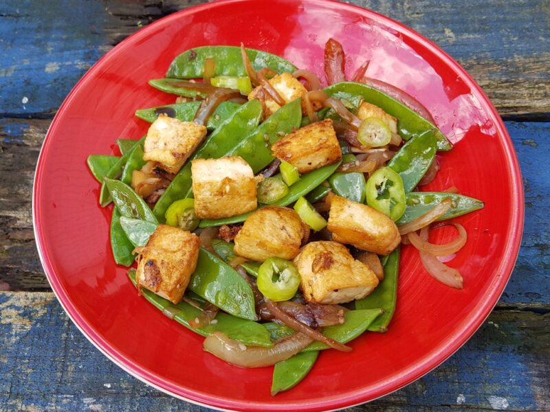 Stir-fried Mangetout and tofu