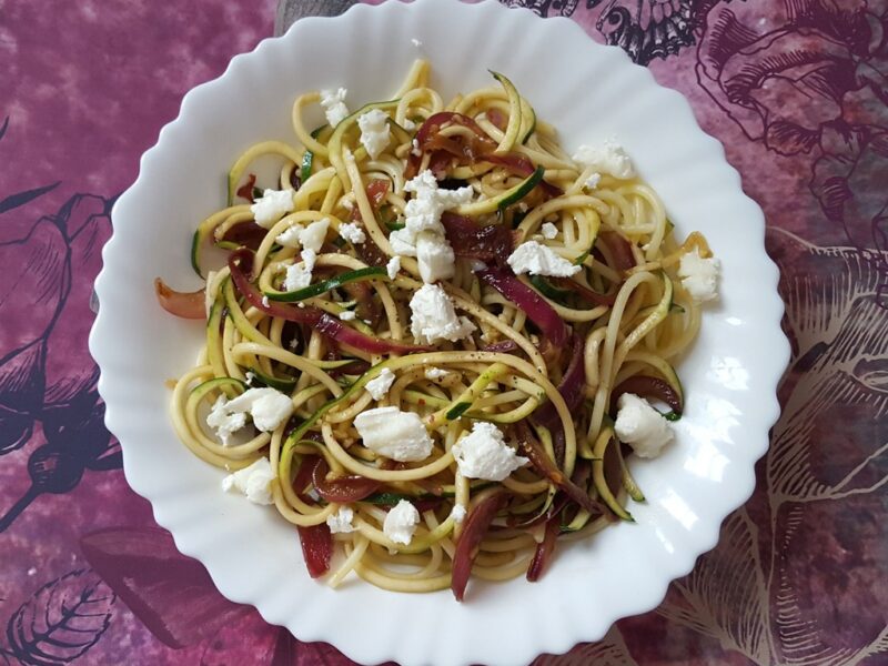 Spaghetti with courgetti and caramelised onion