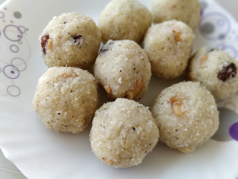 Rava laddu (semolina laddu)