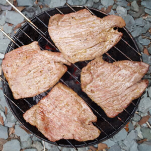 Grilled minute steaks with cumin and garlic