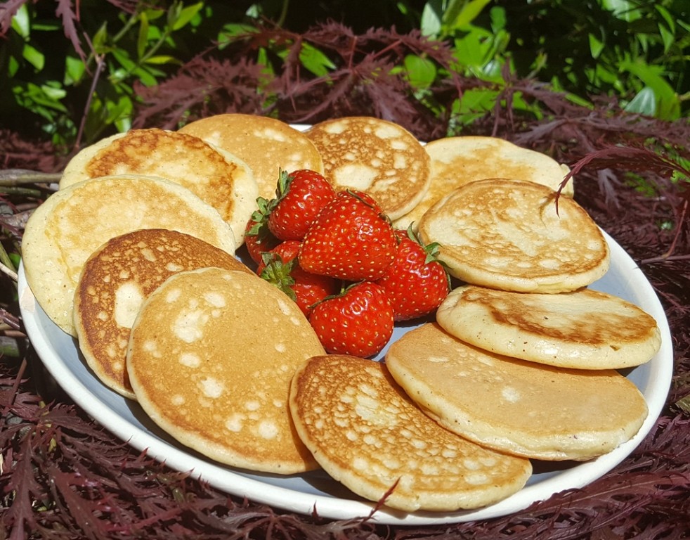 Dairy-free, gluten-free, low-carb almond pancakes