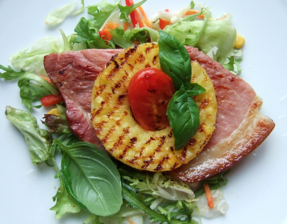 Grilled gammon steaks with pineapple