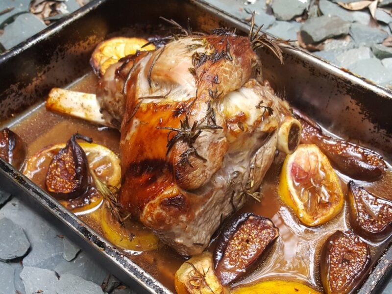 Roast lamb with figs and lemon