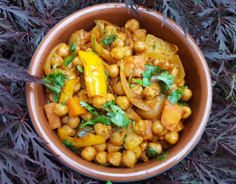 Chickpea and bell pepper curry