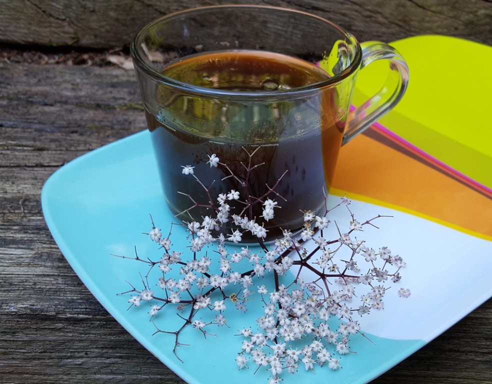 Easy elderflower cordial