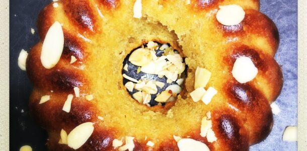 Almond and elderflower mini bundt cakes