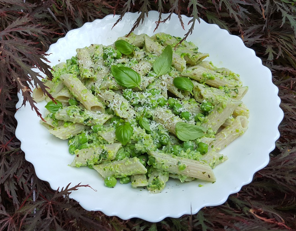 Pea and ricotta pasta