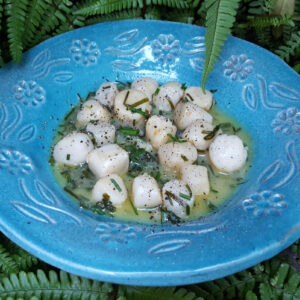 Scallops with lemon & chives sauce