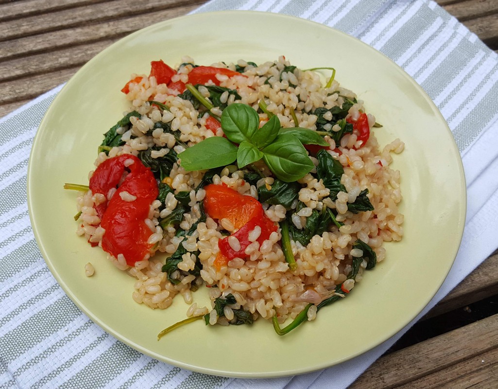 Spiced rice and spinach salad