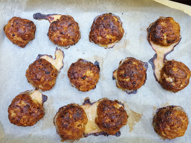 Baked paprika meatballs