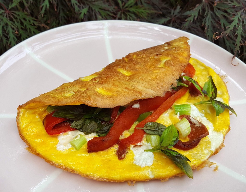 Goat’s cheese and grilled pepper omelette